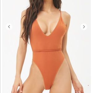 Low cut backless jumpsuit